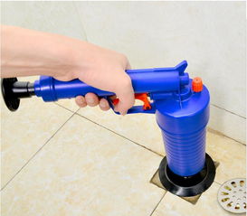 下水道被毛發(fā)堵住 記住,別用熱水沖 用一平常物,暢通無異味